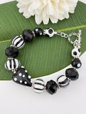 Black & White Polka Dot Heart Stripes Artsy Bead Handmade Bracelet LR258